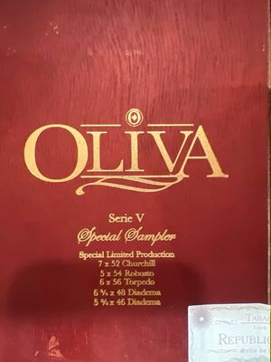 Oliva Serie V Melanio Sampler