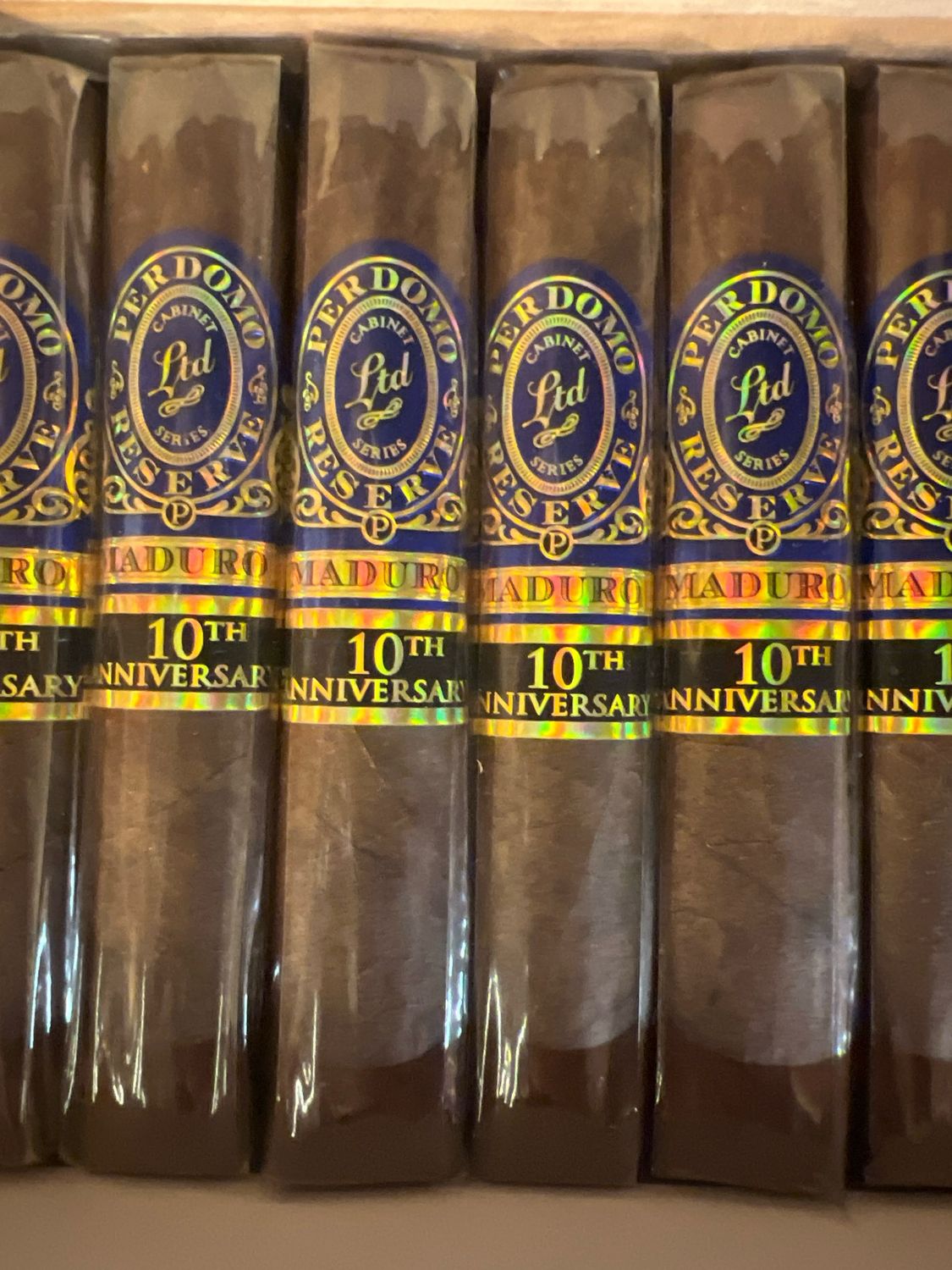 Perdomo Reserve Maduro Robusto