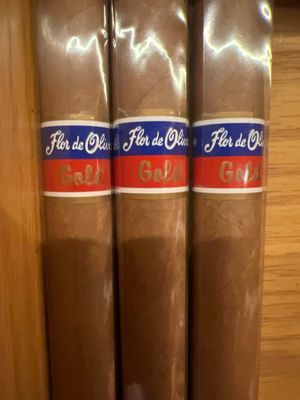 Flor de Oliva Gold 7x50