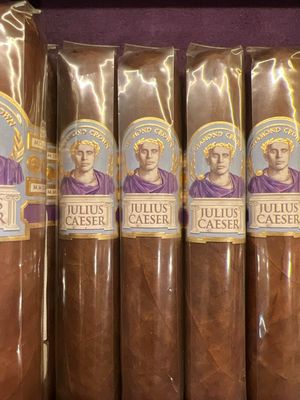 Diamond Crown Julius Caesar Robusto