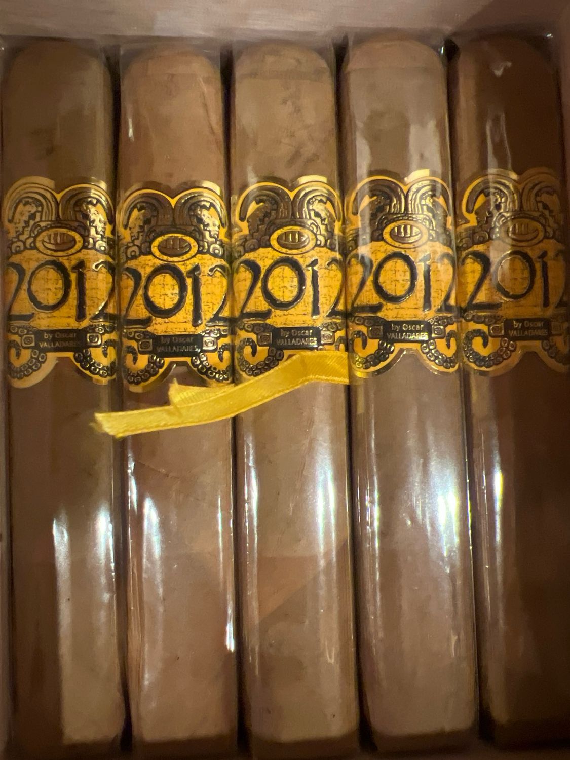 Oscar 2012 Connecticut Sixty Yellow