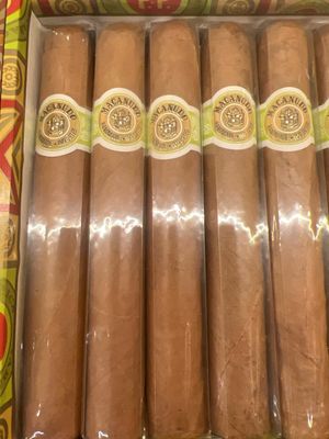 GC - Macanudo Hyde Park Cafe Connecticut