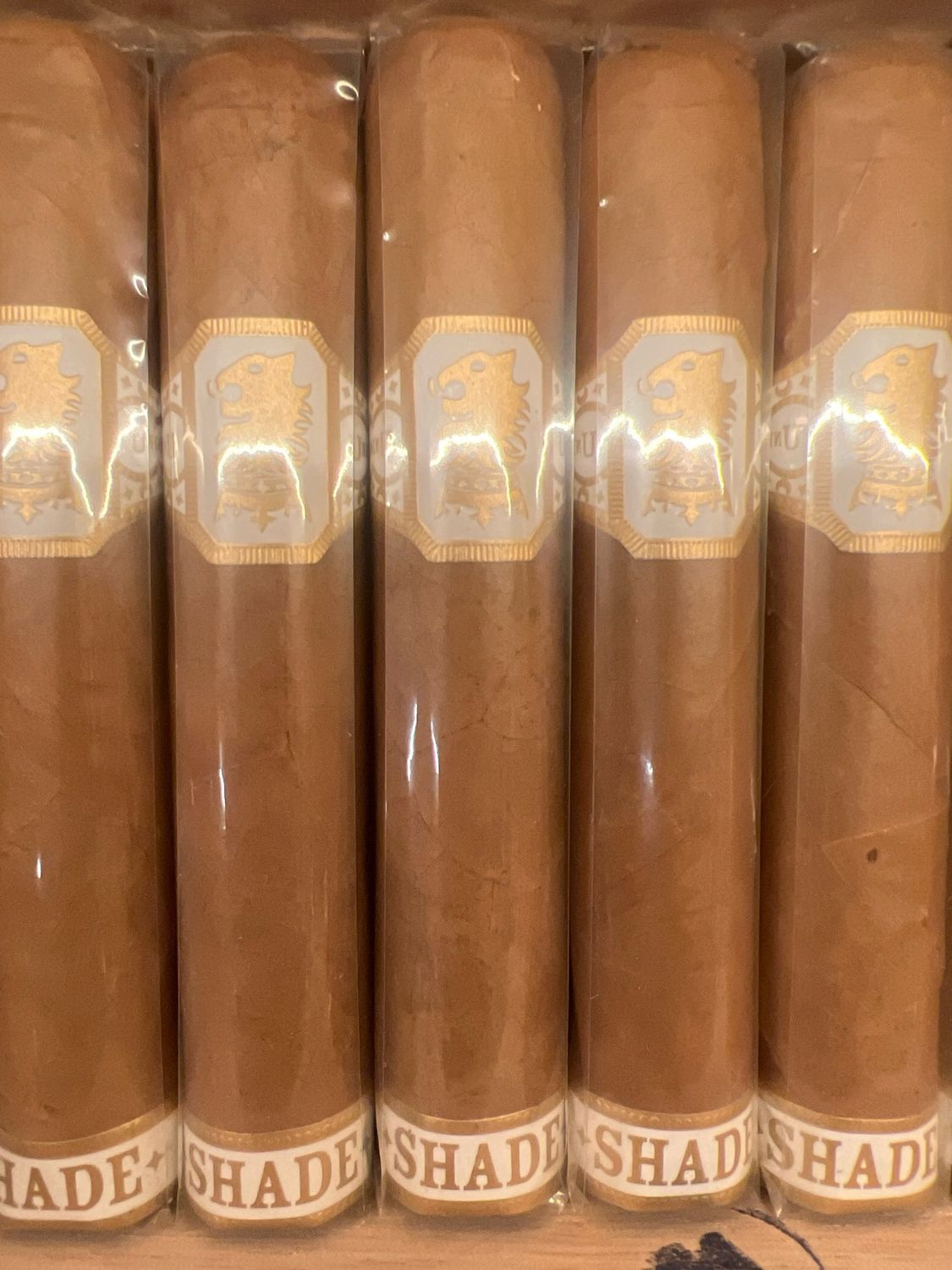 DE - Undercrown Shade Robusto