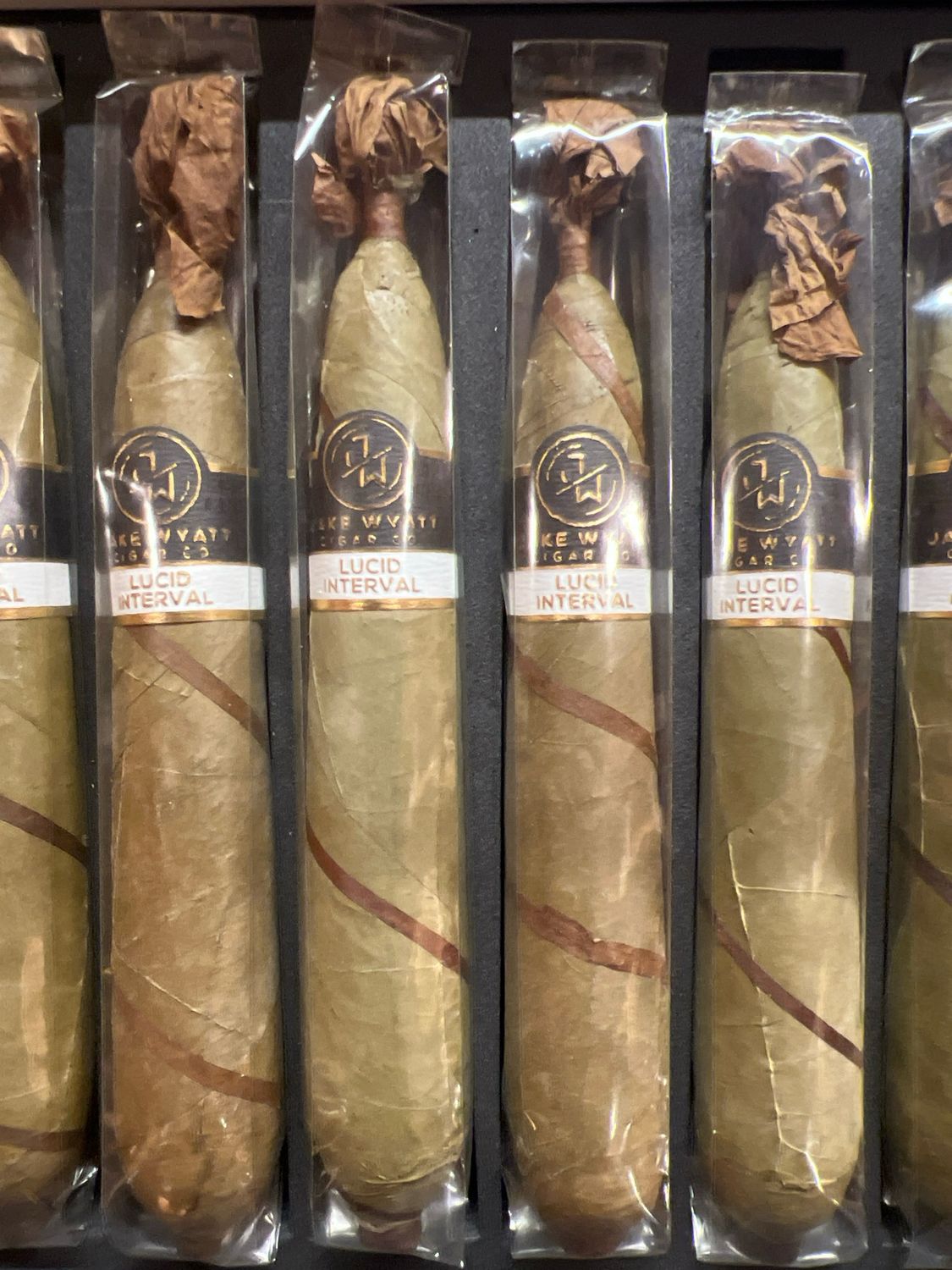 25% off JW Lucid Interval Figurado
