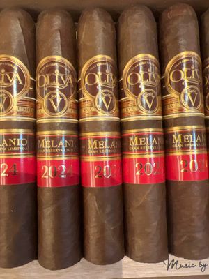 Oliva Serie V Melanio Edición Año 2024 Gran Toro