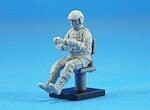 LF0130 US AFV driver 1  1/35