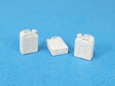 LF1370 US 20L Fuel Can set (15ea) 1/35