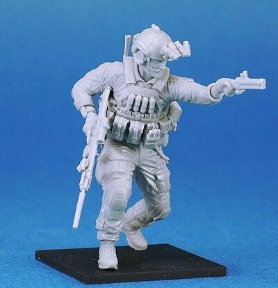 LF3D010 US NAVY SEAL03 (w/FN SCAR Mk17 and M79 "Pirate Gun") 1/35