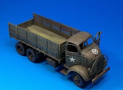 UM249 Cargo truck 2 1/2 ton 6X6 AFKWX Steel cab 1/35
