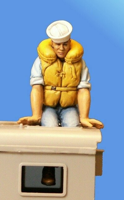 UM050 US NAVY SAILOR AT REST N°2