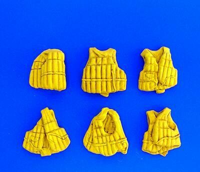 UM126 WWII JAPANESE LIFE JACKETS