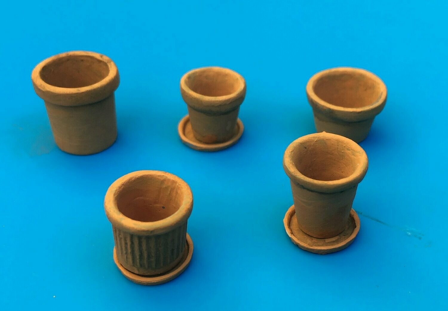 UM238 Medium size flower pots