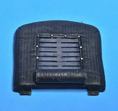 UM246 BUSSING NAG4500 A LATE WINTER RADIATOR COVER OPENED