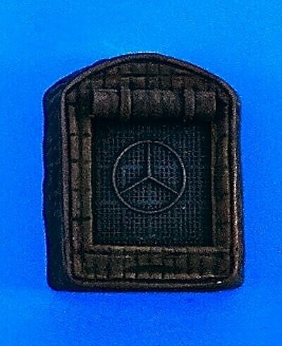 UM276 Mercedes 4500 winter radiator cover opened