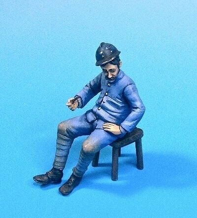 UM389 WW I French soldier at rest in winter n° 4