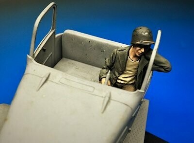 UM447 GMC/Chevrolet /Studbacker Sleeping driver US