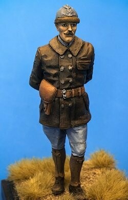 UM504 WW I French tank / artillery officer at rest N° 1