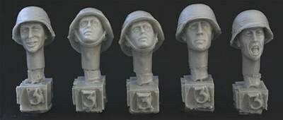 HORHGH03 : 5 heads, Ger. WW2 covered helmets