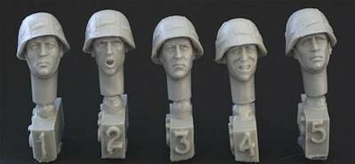 HORHGH16  5 heads, WW2 German Army helmet/cover