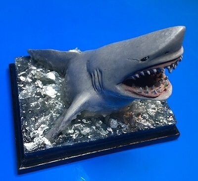 UM460 SHARK ATTACK  1/35