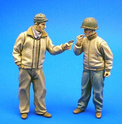 UM145 US TANKERS AT REST SMOKING 1/35