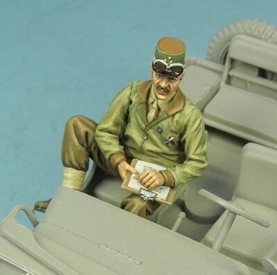 KMT35011F GENERAL LECLERC 1944  1-35
