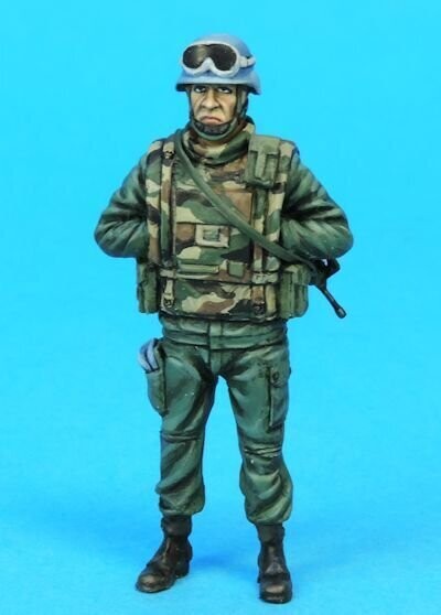 KMT35057F CASQUE BLEU FRENCH BAT EX YOUGOSLAVIE  1/35