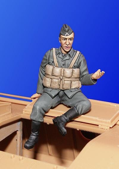 UM094 LWS CREW N 4 1/35