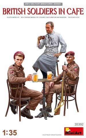 MINI35392 British Soldiers in Cafe WW II  1/35 -30%