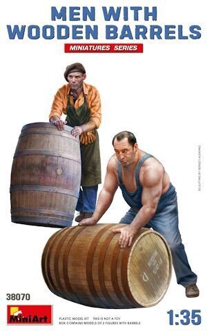 MINI38070 MEN WITH WOODEN BARRELS 1/35
