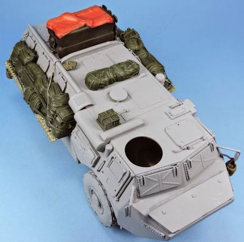 KMT35009K Paquetages et accessoires VAB Opération Daguet /Bosnie 1/35