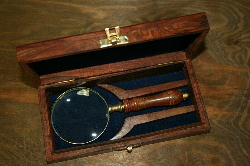 Lupa Caja de Madera