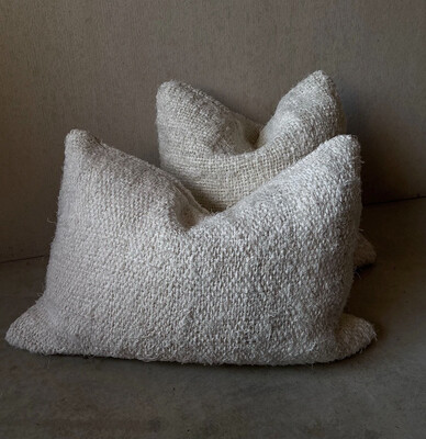 Boem Linen Sherpa Lumbar Cushion In Ivory