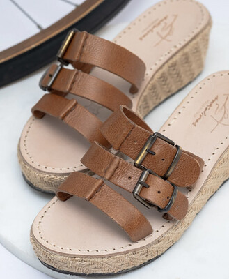 Ink Olives Avvocata Leather Slides In Tan
