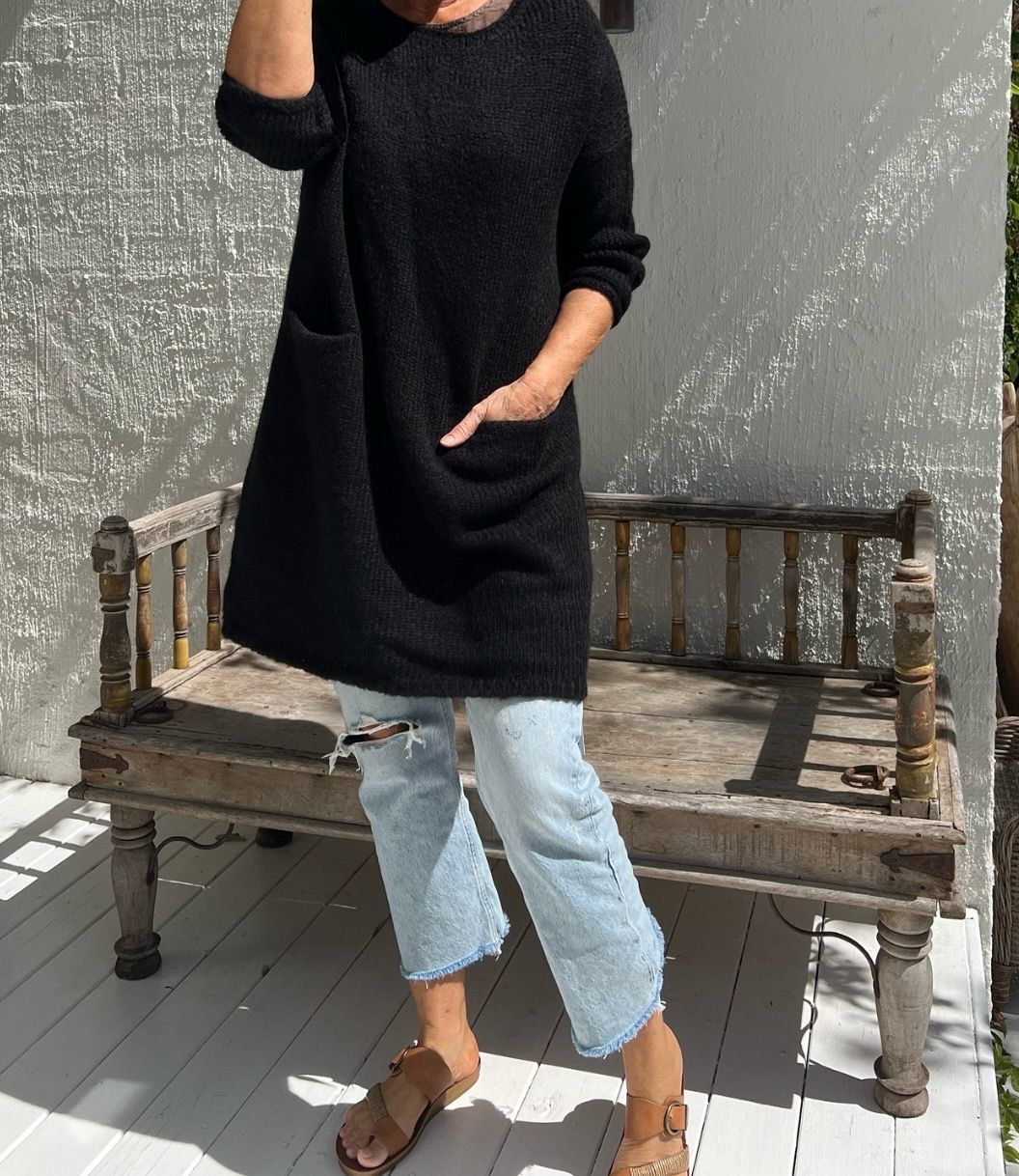 Little Alpaca Slouchy Pocket Tunic - Black Long Jumper 