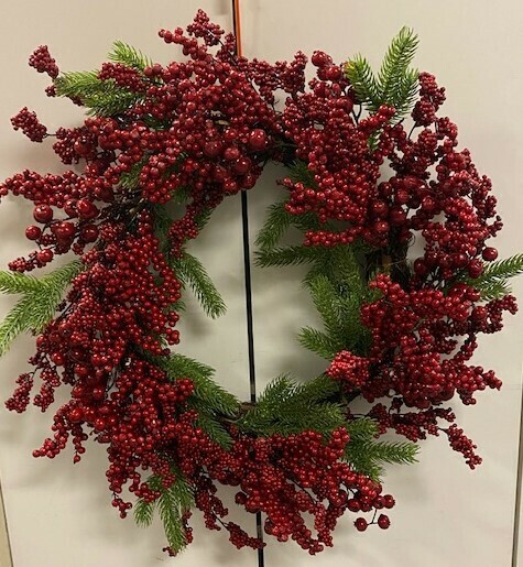80414 30inch Mixed Pine Berry wreath