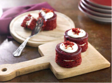 Handmade Mini Vegan Red Velvet Cakes x 18
