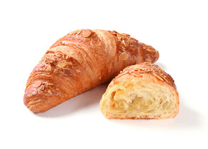 Almond Croissant 48 x 90g