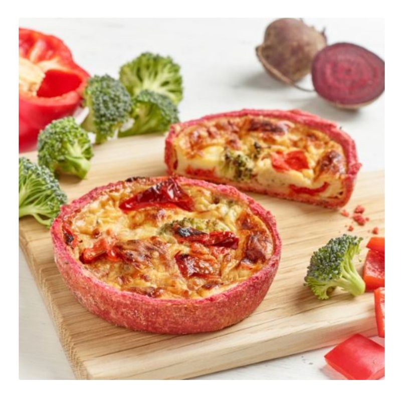 Broccoli & Roasted Pepper Quiche in Beetroot Crust 24 x 145g