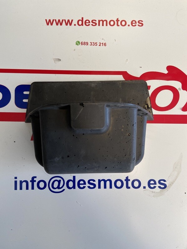 Tapa batería aprilia atlantic/arrecife 125