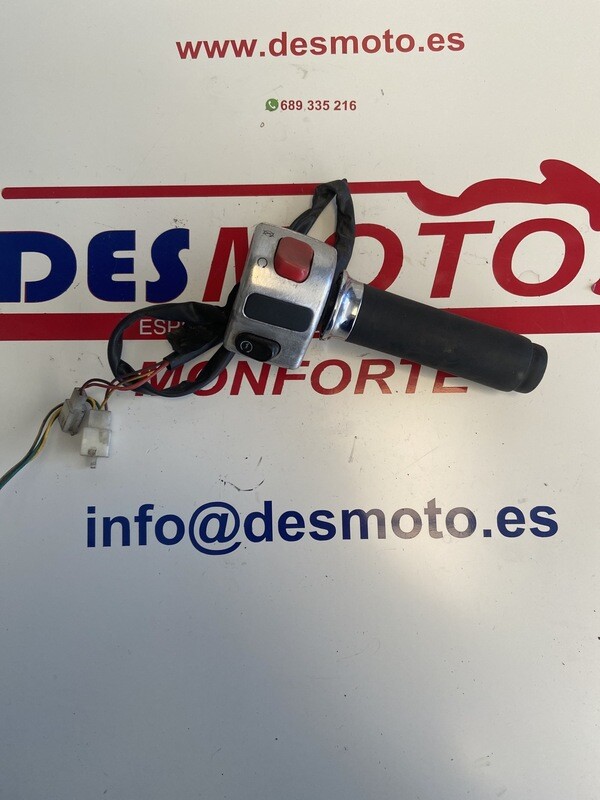 Piña de luces derecha con caña de acelerador modelo 1 aprilia habana custom 50