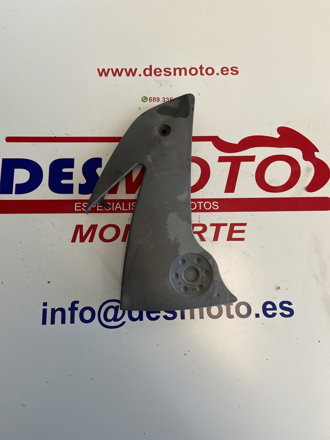 Embellecedor estribera derecha kawasaki er 650 2006-2008