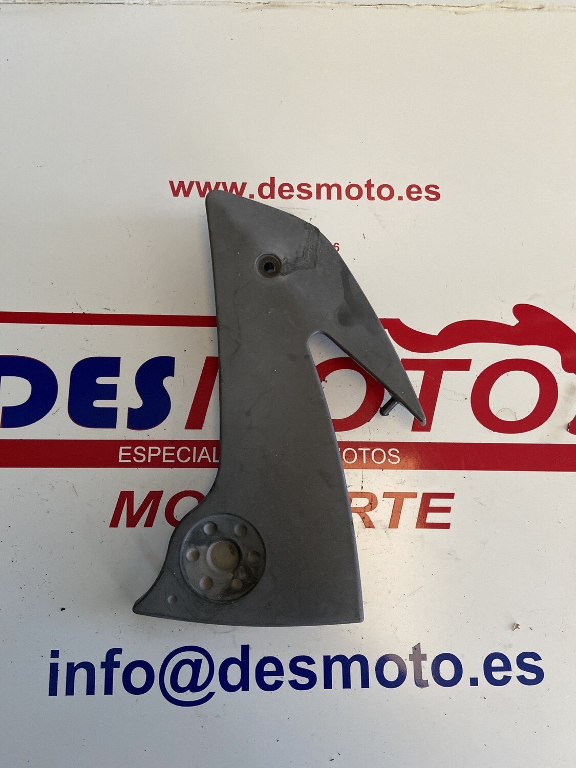 Embellecedor estribera izquierda kawasaki er 650 2006-2008