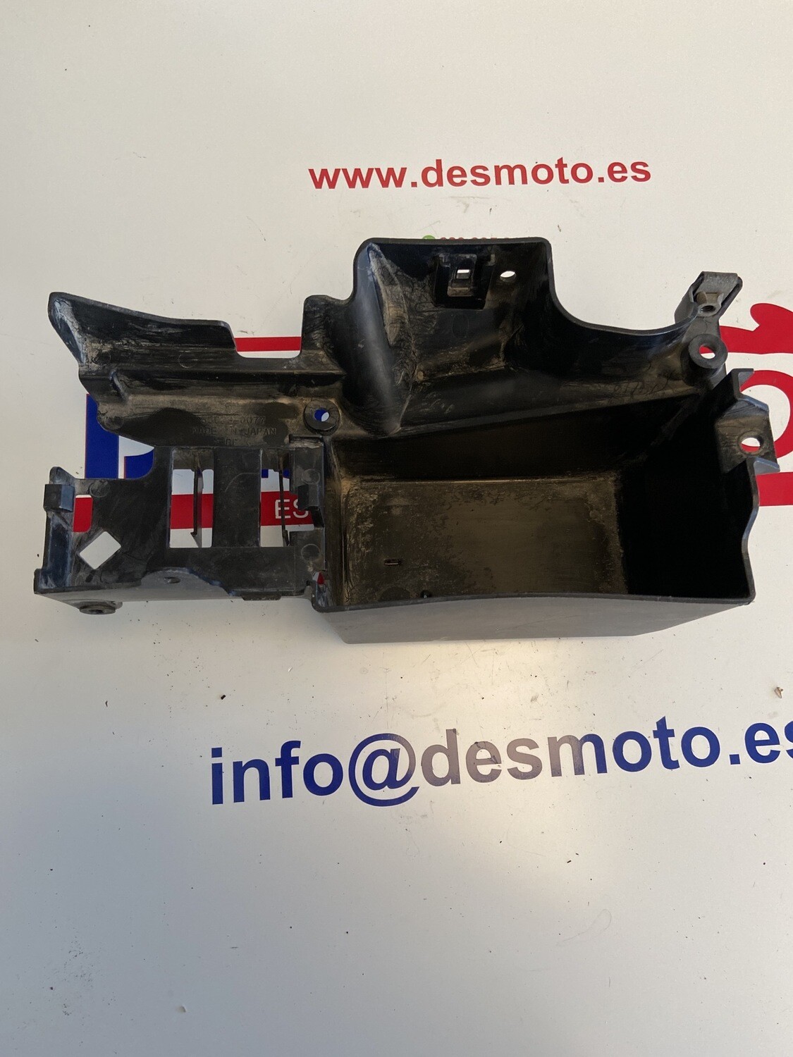 Caja batería kawasaki er 650 2006-2008