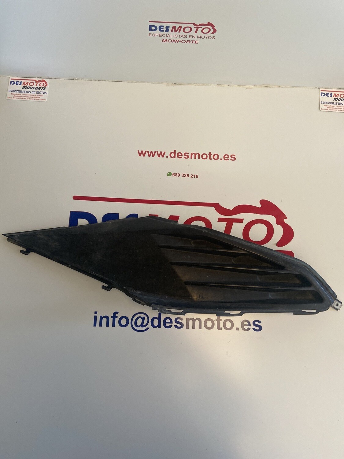Tapa lateral derecha suzuki address rf 50