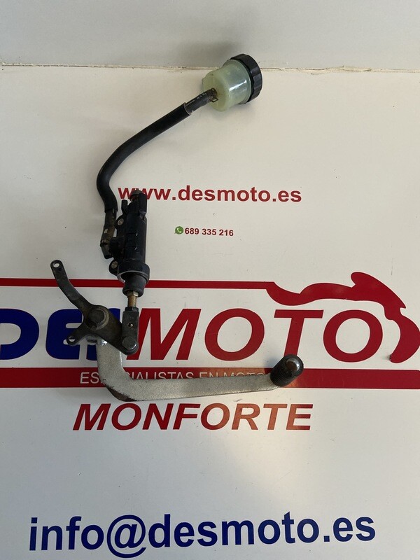 Bomba de freno trasera con botella y pedal Yamaha fazer 600 2006