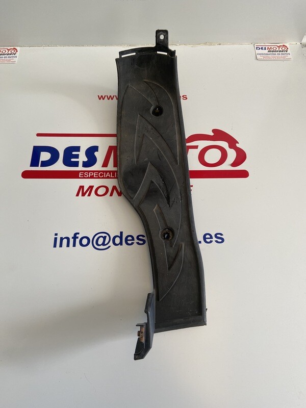 Pisadera derecha HONDA X8R-X 50