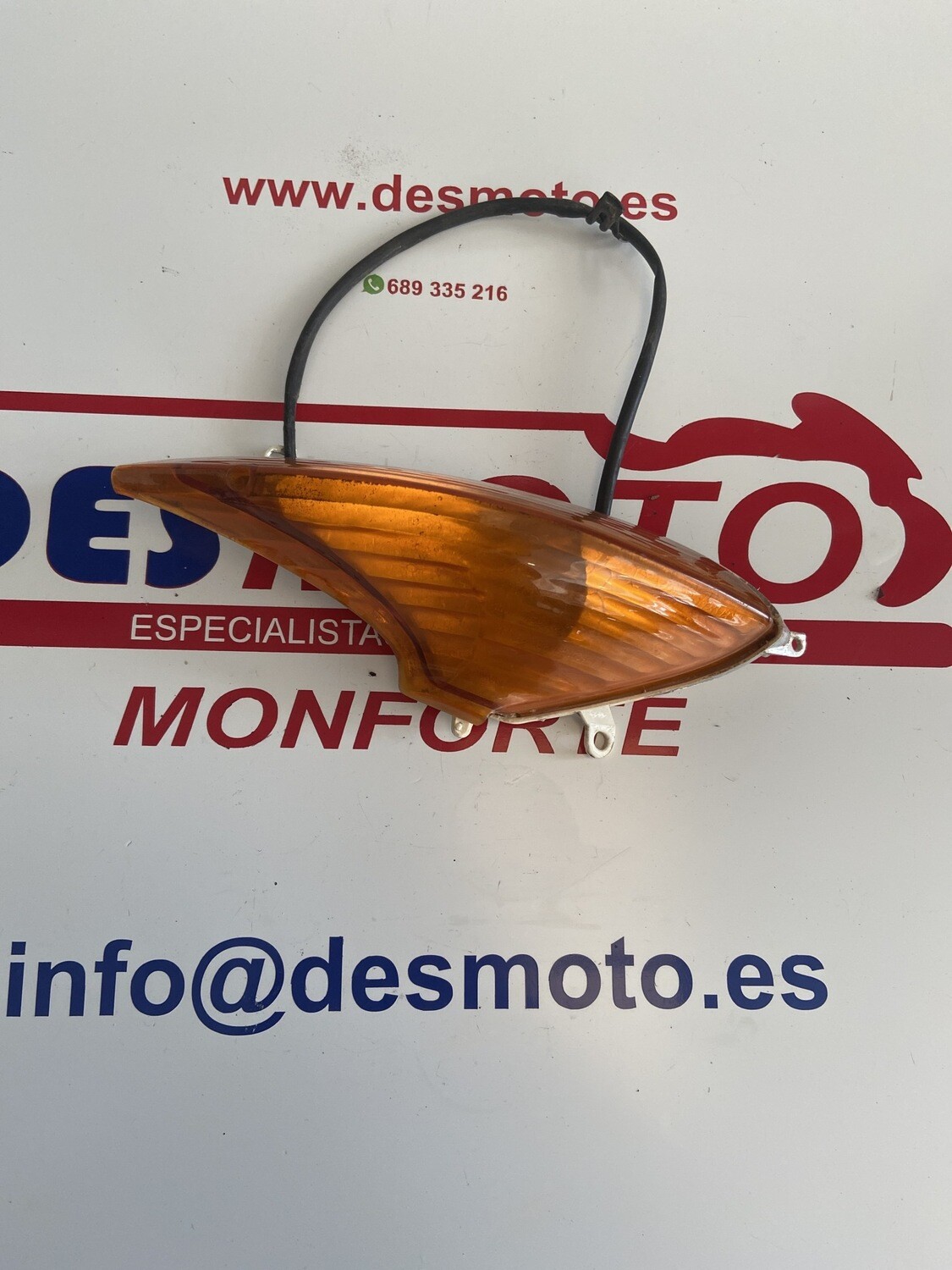 Intermitente trasero derecho HONDA X8R-X 50