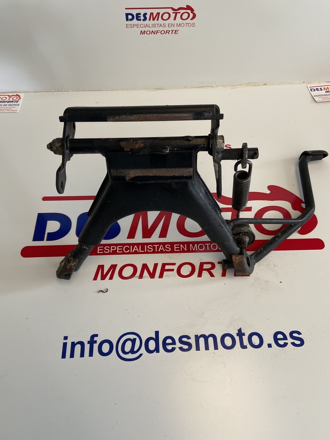 Caballete central PEUGEOT SATELIS 125 2006