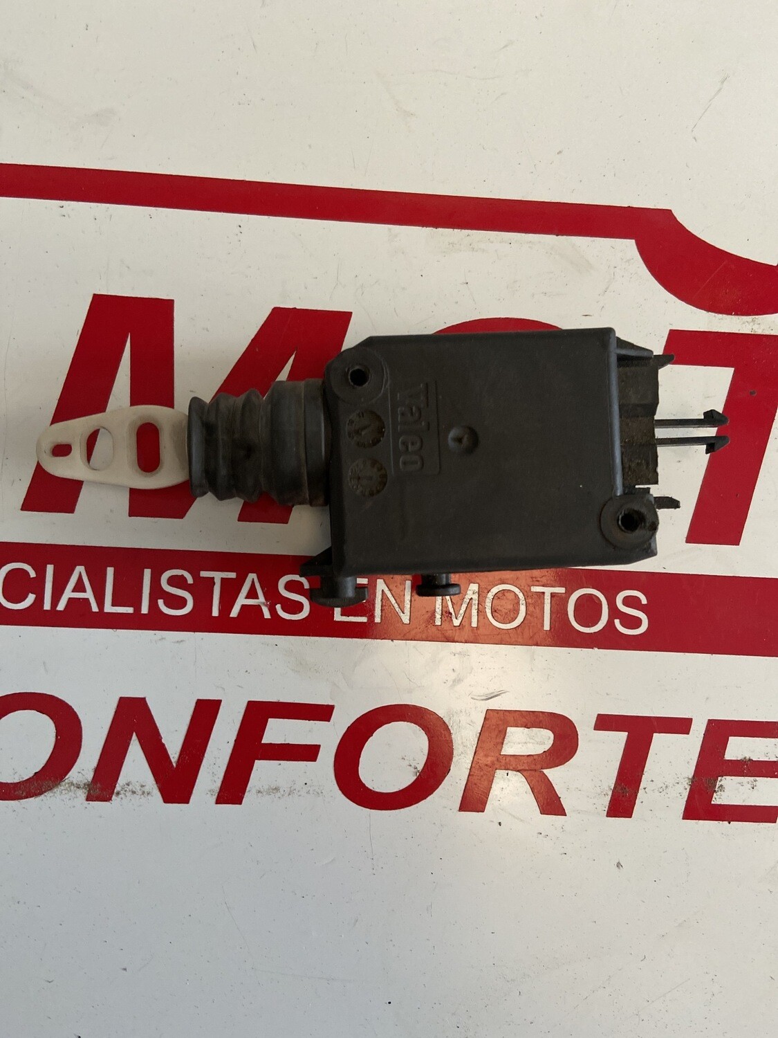 Cierre sillón PEUGEOT SATELIS 125 2006